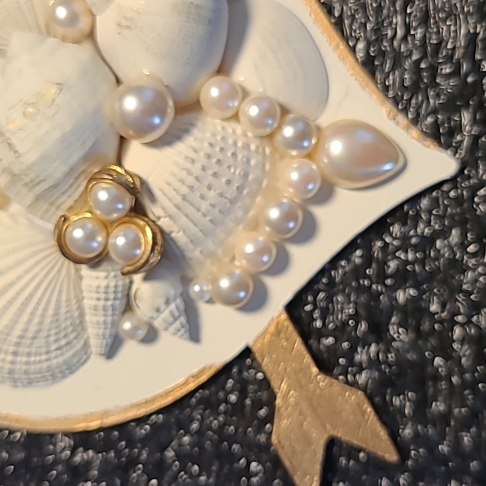 Wood HEART SHELL & JEWELS ORNAMENT (Handcrafted) - Picture 4 of 6